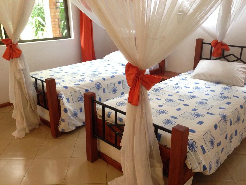 Outpost Lodge Arusha Habitación foto